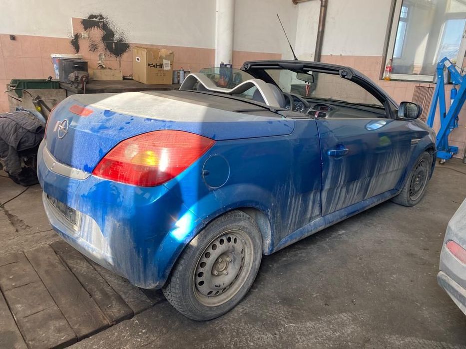 Dezmembram piese Opel Tigra B
