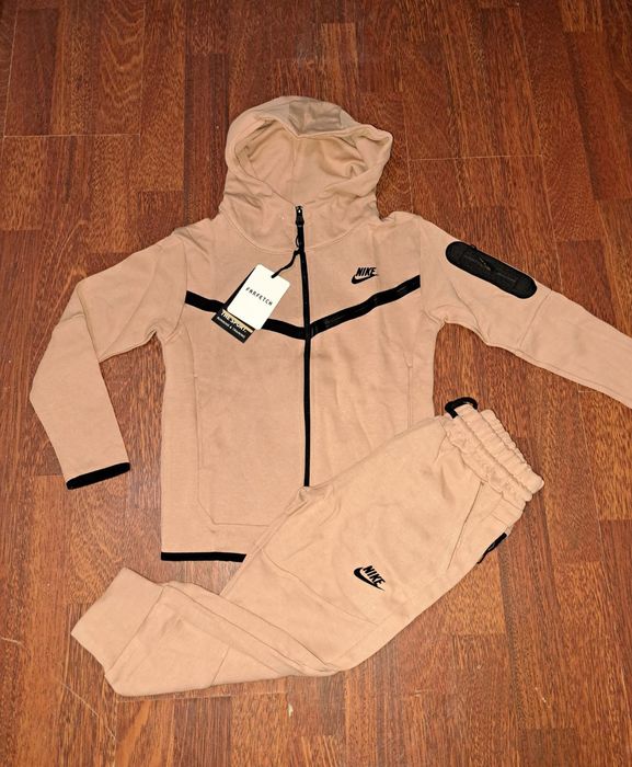 Trening Nike tech pt copii