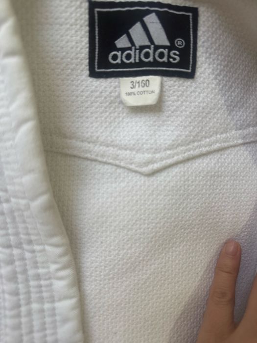 Продается кимано рост 3/160. Качественное