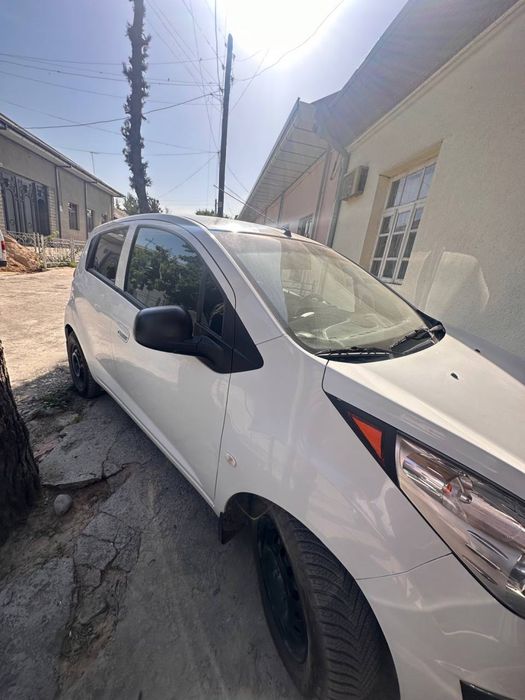 Спарк срочни сотилади