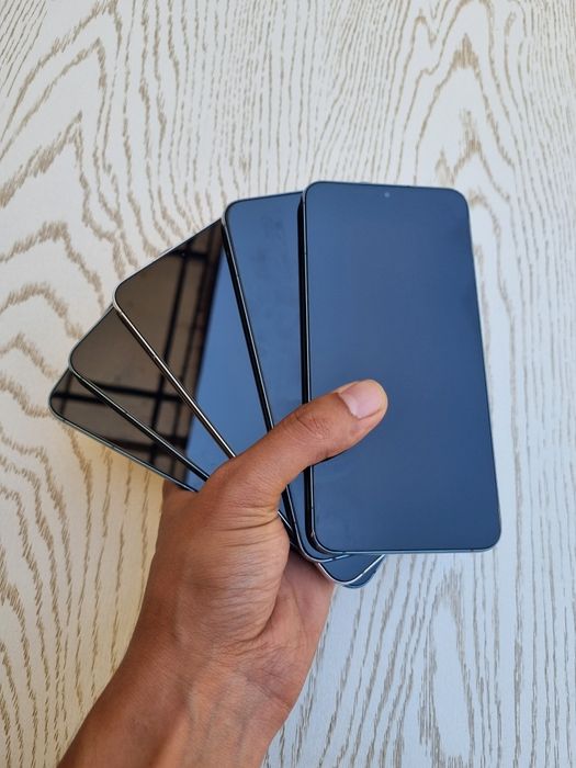 Samsung Galaxy S22+Plus 5G. OzU 8 GB. Joyi 256 GB. Ime o'tkan Garantya