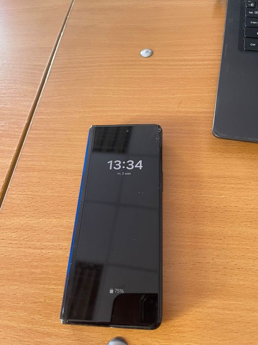 Galaxy ZFold 3 256Гб в хорошем состояний.