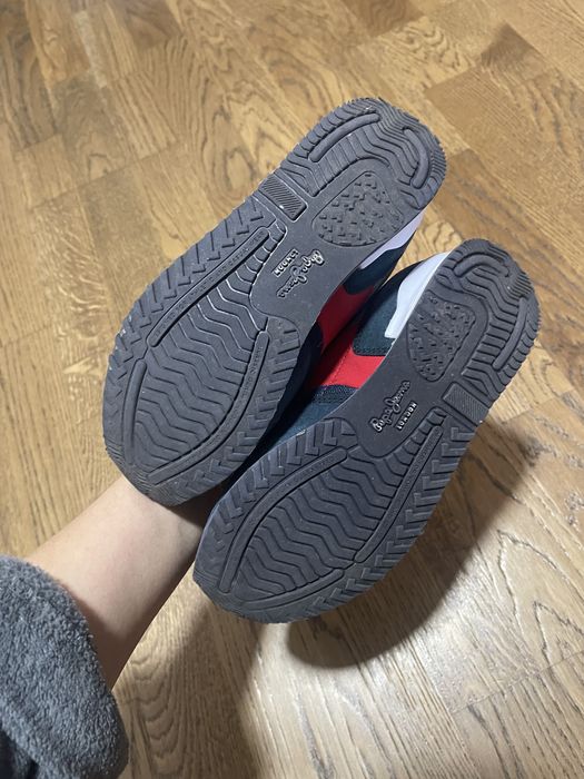 Vand incaltaminte baietel.