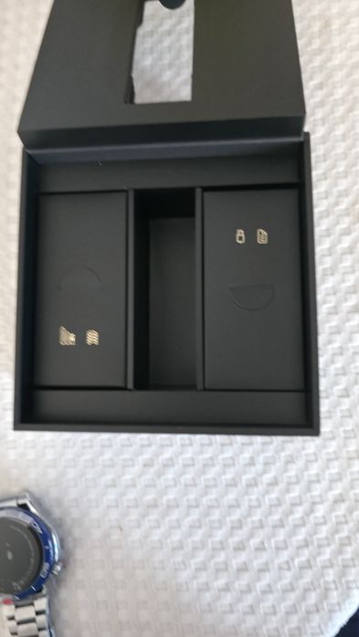 Часовник huawei ultimate