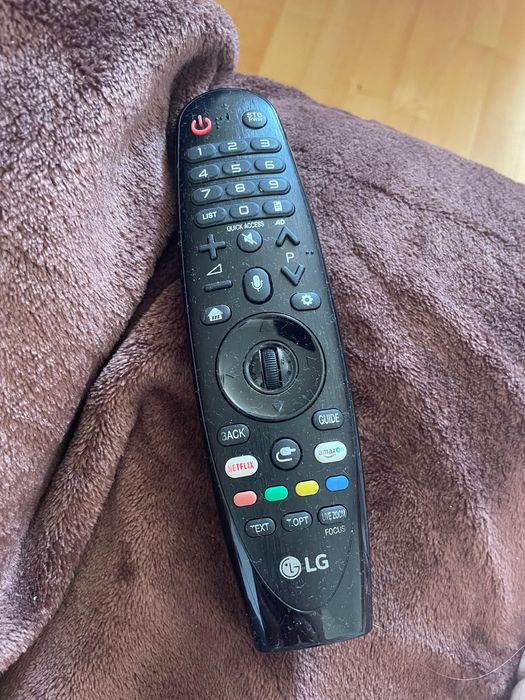 Televizor LG diag. 165 cm ecran spart