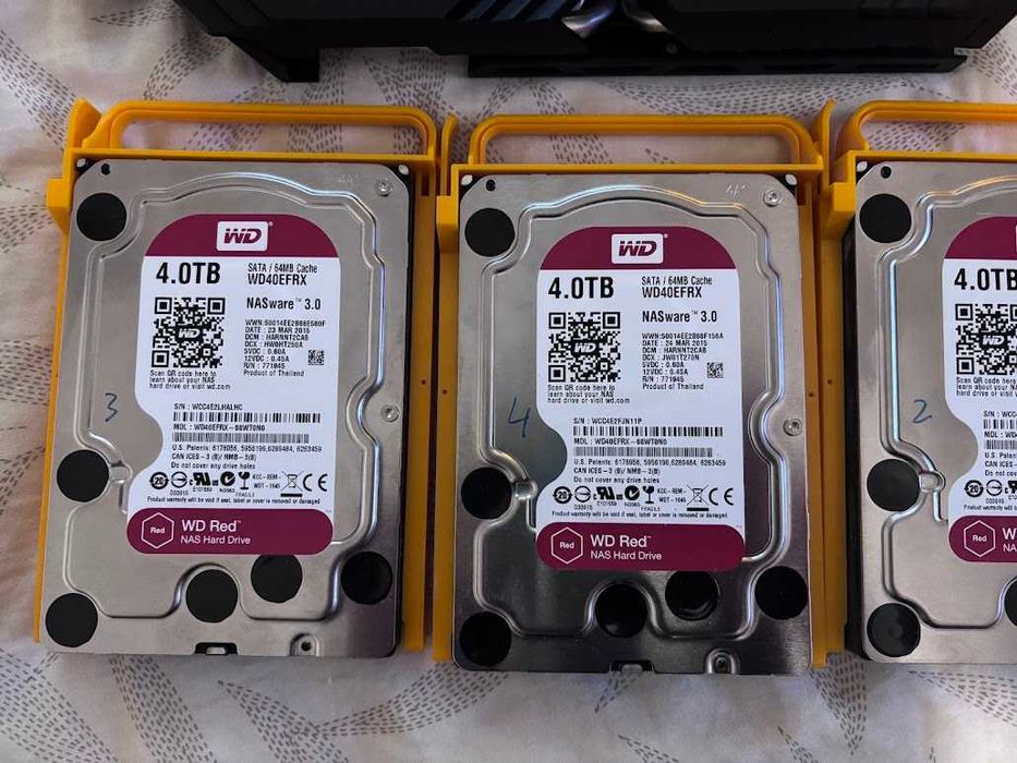 vand hard disk 4TB,placa video XFX Radeon RX 590 FATBOY 8GB ,256 bit