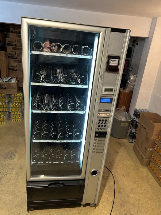 Necta Snakky Max вендинг машина