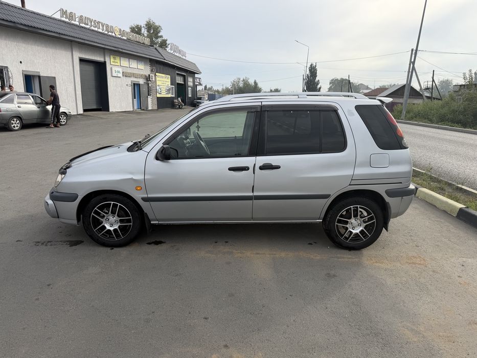 Продам Toyota Raum