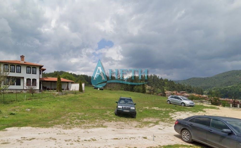 УПИ 526м2 в Копривщица, на 500м от центъра на града музей