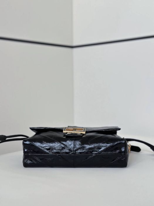 Geanta Fendi Mamma Baguette