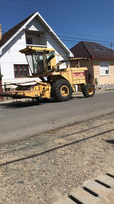 Dezmembram combina siloz New Holland 1900