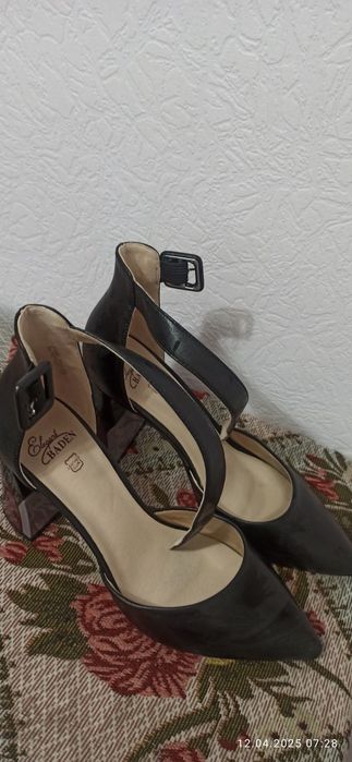 Продам новые туфли одеты один раз.Турция