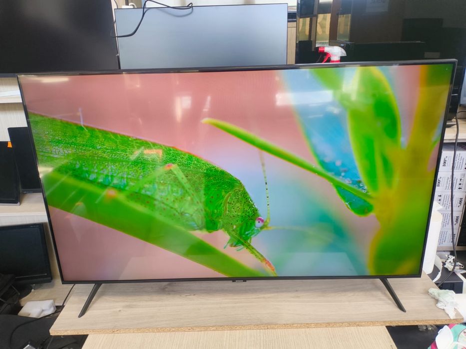 Smart tv samsung 4 K  130 cm - 1100 ron