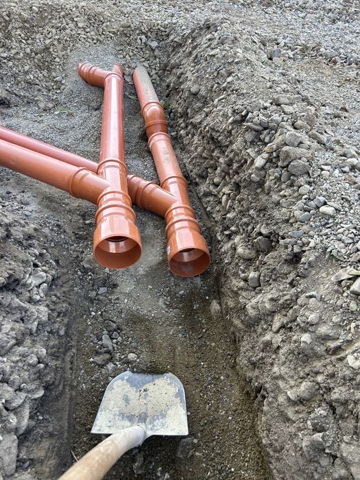 Mini excavator de inchiriat