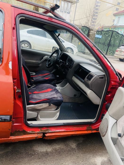 Volkswagen Golf продам машину