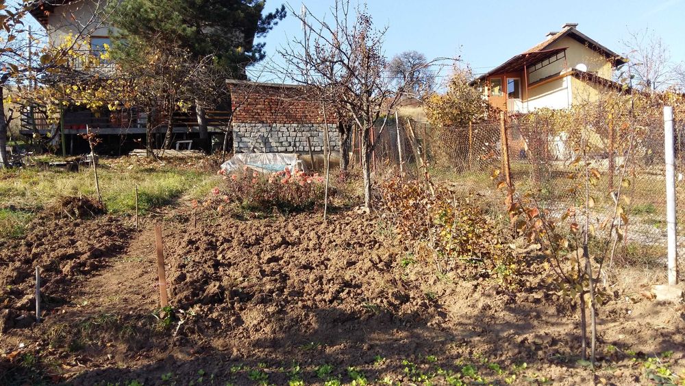 ПАРЦЕЛ СЪС СТАРА КЪЩА С. МАЛО БУЧИНО
