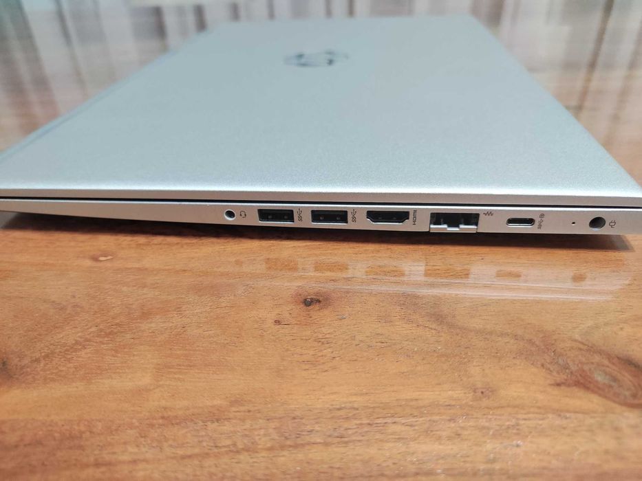 Продавам лаптоп HP ProBook 450 G7 / i5-10th / 16GB RAM / 460 GB SSD / Win 11 Pro
