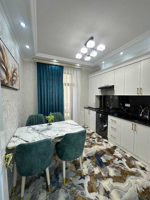 4х комнатная квартира на 2 этаже 73кв/м, в Самарканде