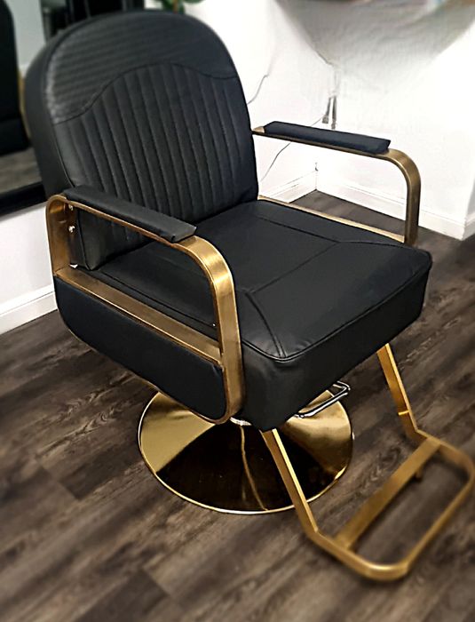 "Scaune de coafor noi – confort și stil pentru salonul tău!"