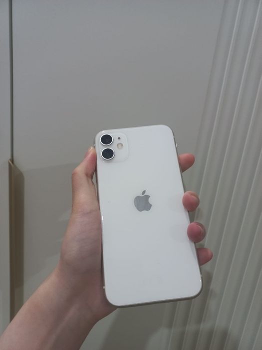 Белый Iphone 11 ,128 ГБ с коробкой