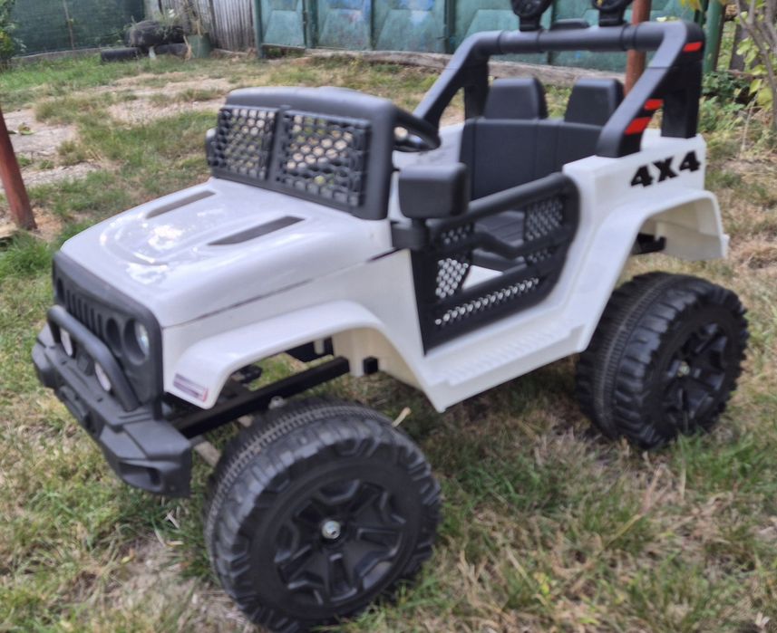 Jeep pentru copii,  masina cu telecomanda