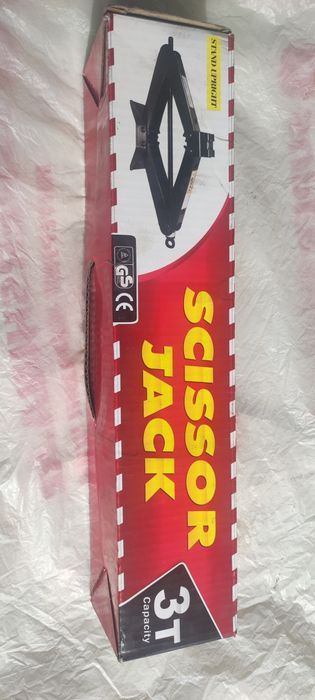 Домкрат автомобильный