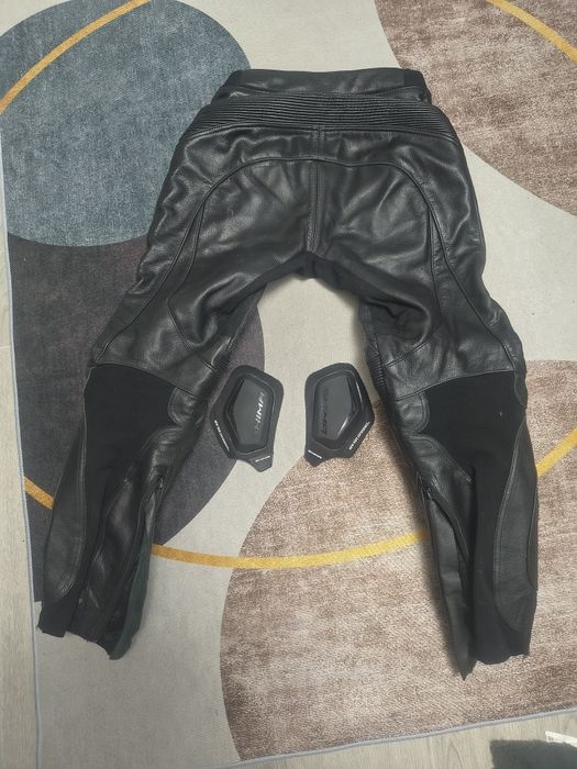 Vând pantaloni moto alpinstar