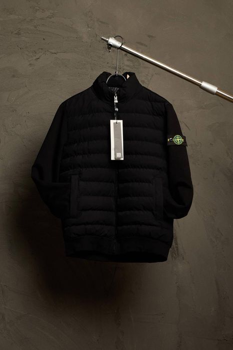 Jacheta Stone Island calitate superioara