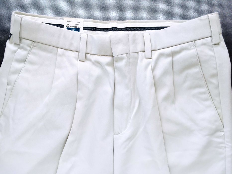 VINTAGE 2005 DOCKERS® Golf by LEVI'S® Pleated Trousers — W32 L32