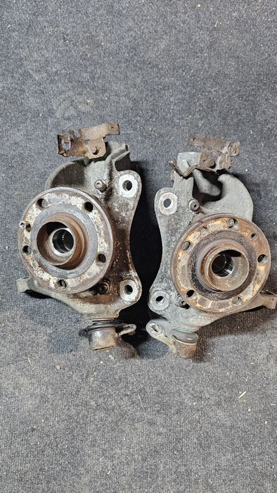 fuzeta fata stanga dreapta audi tt 8j

stare buna
se vinde exact cum e