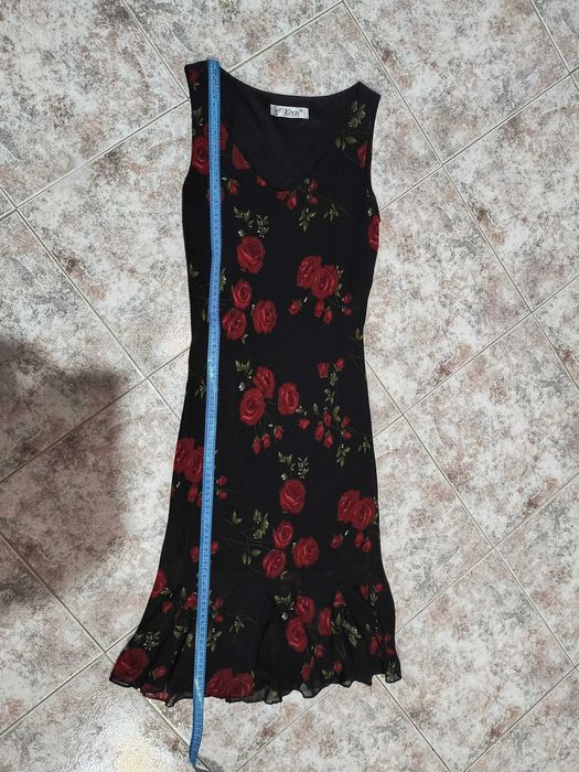 Официална рокля на червени рози,размер  36