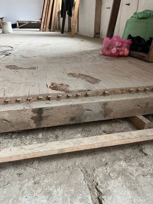 Parket bor yengi hali odam yawamagan darvoza eshik romla bor