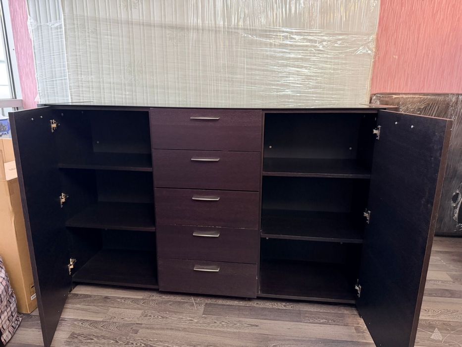 Продам комод с тумбочками