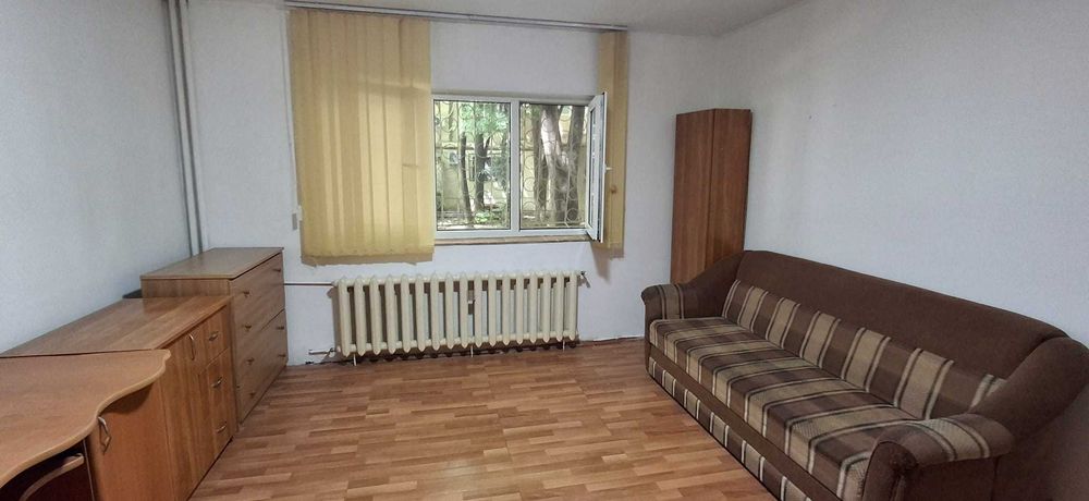Direct Proprietar inchiriez Garsoniera 38mp bloc nou, langa Metrou Brancoveanu Parter din 8, mobila clasica — fotografia 1
