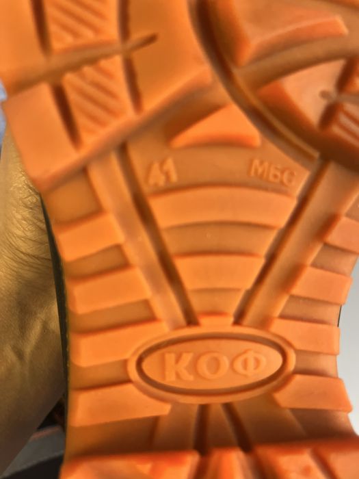 Продам рабочие ботинки, новые 41 размер