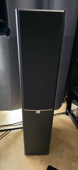 Продавам тонколони JBL ARENA 180 в  много добро състояние