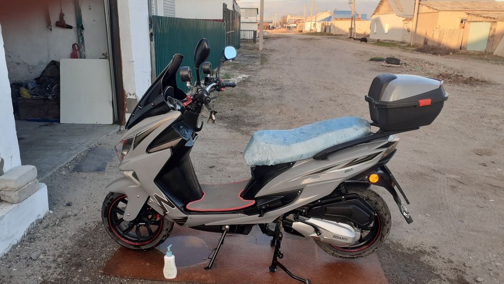 Продам скутер макси