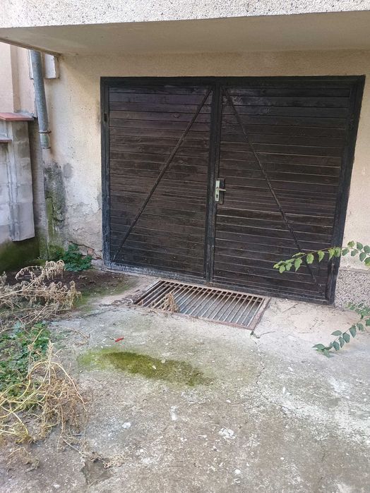 Дава се под наем Гараж / Паркомясто в Варна, Спортна зала - 18 кв.м за 178.5 € - Снимка #1