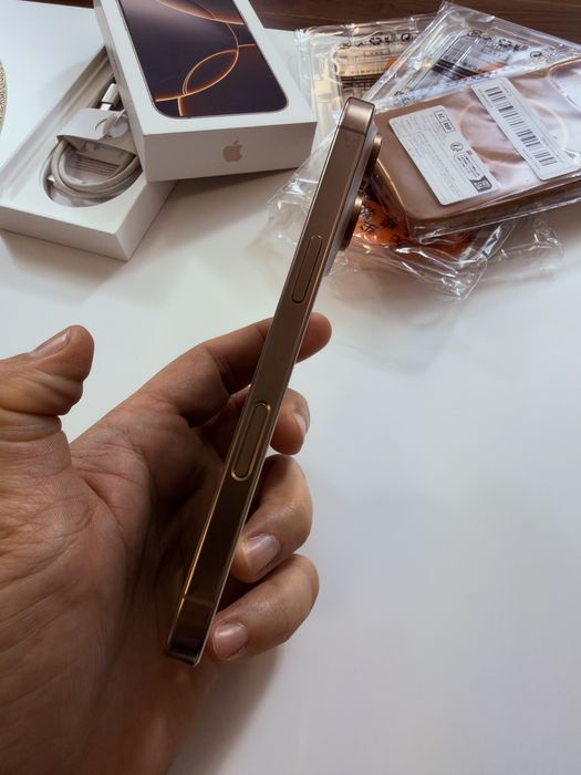 Vând iPhone 16 Pro 256GB – Stare excelentă!