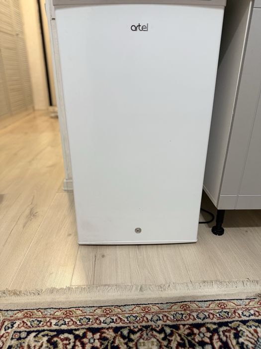 Продается Холодильник Artel HS 117 RN белый