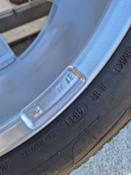 Джанти Dezent 17 цола 5х108 , 7j et50 , 215/60/17 Ford Volvo