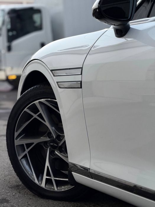 Genesis G90 Full