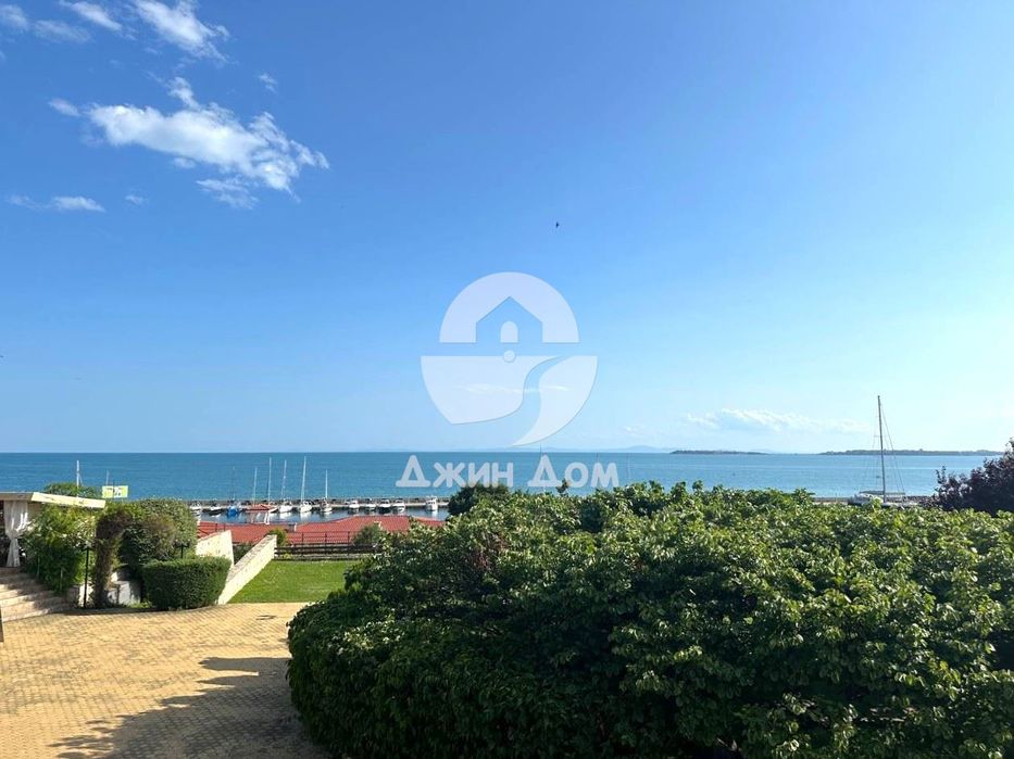 Двустаен апартамент с ПАНОРАМА МОРЕ в к-с Диамант, гр. Свети Влас