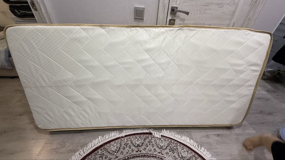 Матрас 90х200 почти новый