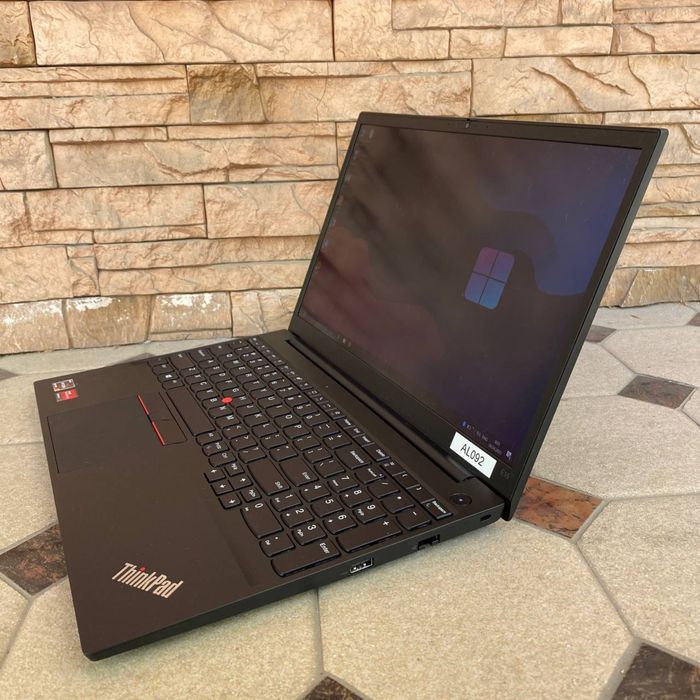 Продается ноутбук Lenovo Thinkpad E15