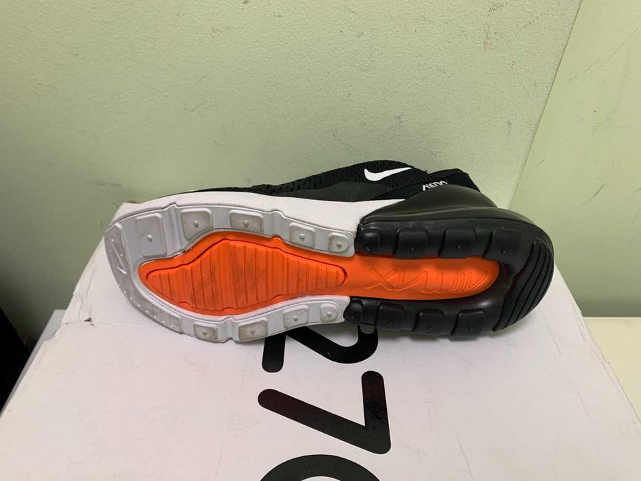 Нови дамски маратонки Nike Air Max 270 налични 38 номер