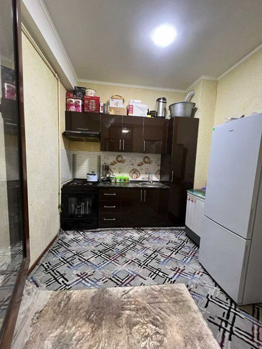 2 хоналик квартира 5 кават кирпичный дом, 7 микр