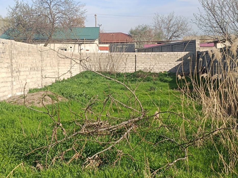 Бектемир туманида фуд сити якинида ер сотилади уч сотик фасад 10