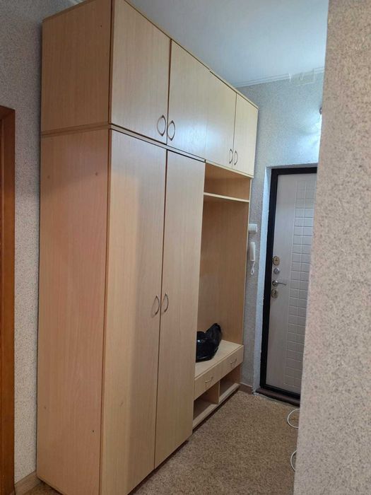 Продам прихожую б/у недорого