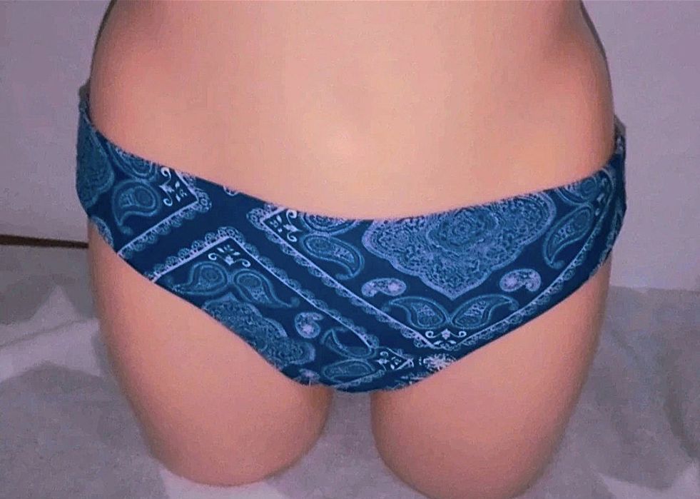 Costum de baie din doua piese. Marime 42
